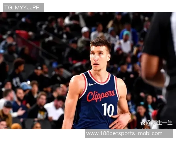 博格丹缺席第12场比赛船记透露其正在场上训练以增强腿筋力量